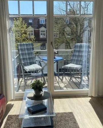 Apartment Strandstrasse 32 - 04-26 Kuehlungsborn